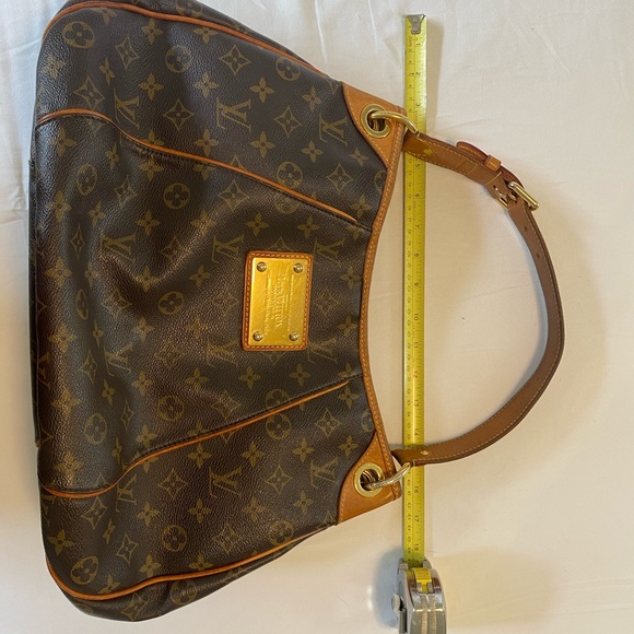 Louis Vuitton Galleria Authentic - Picture 5 of 6